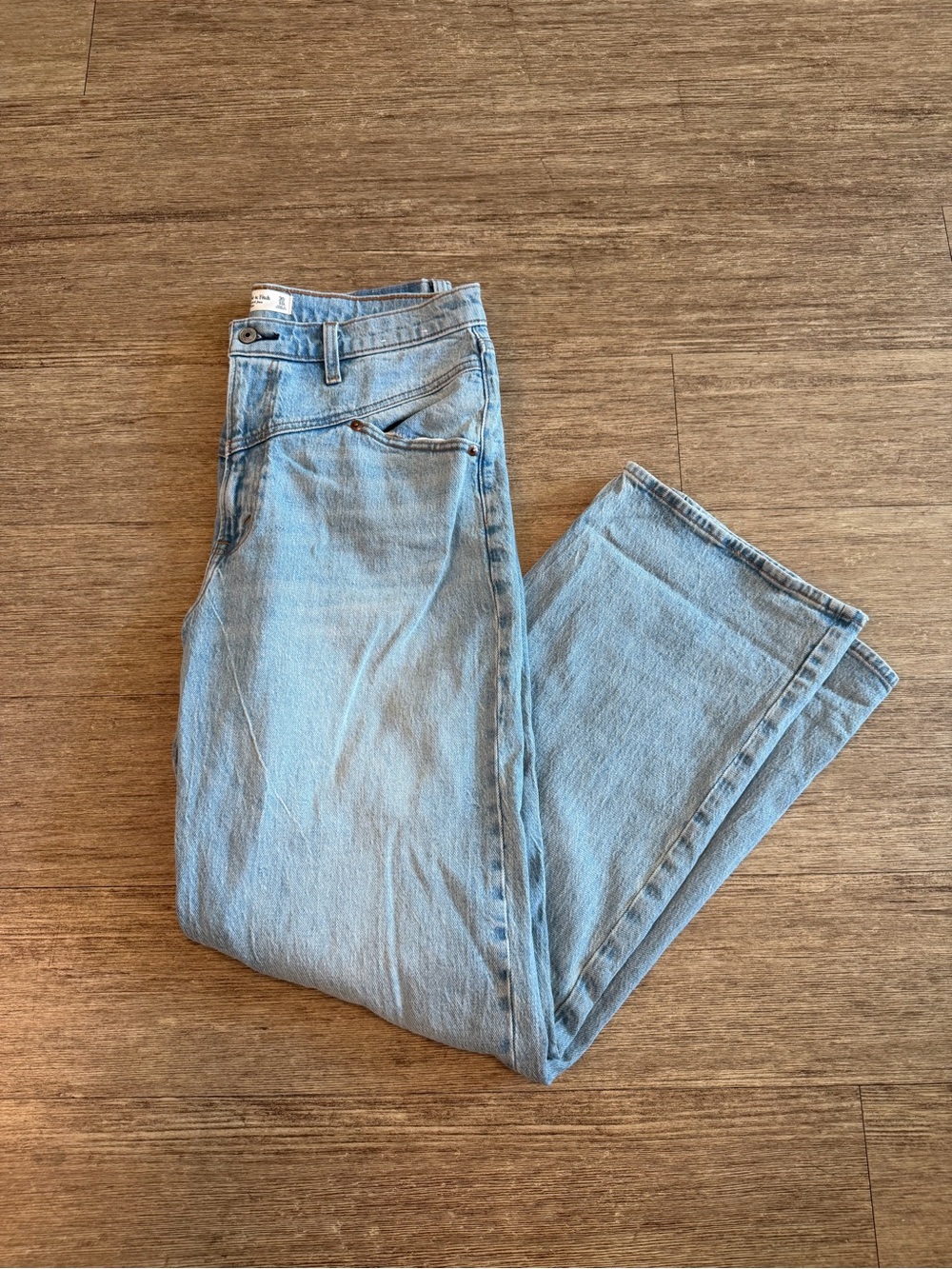 Abercrombie & Fitch 90s Relaxed Jean